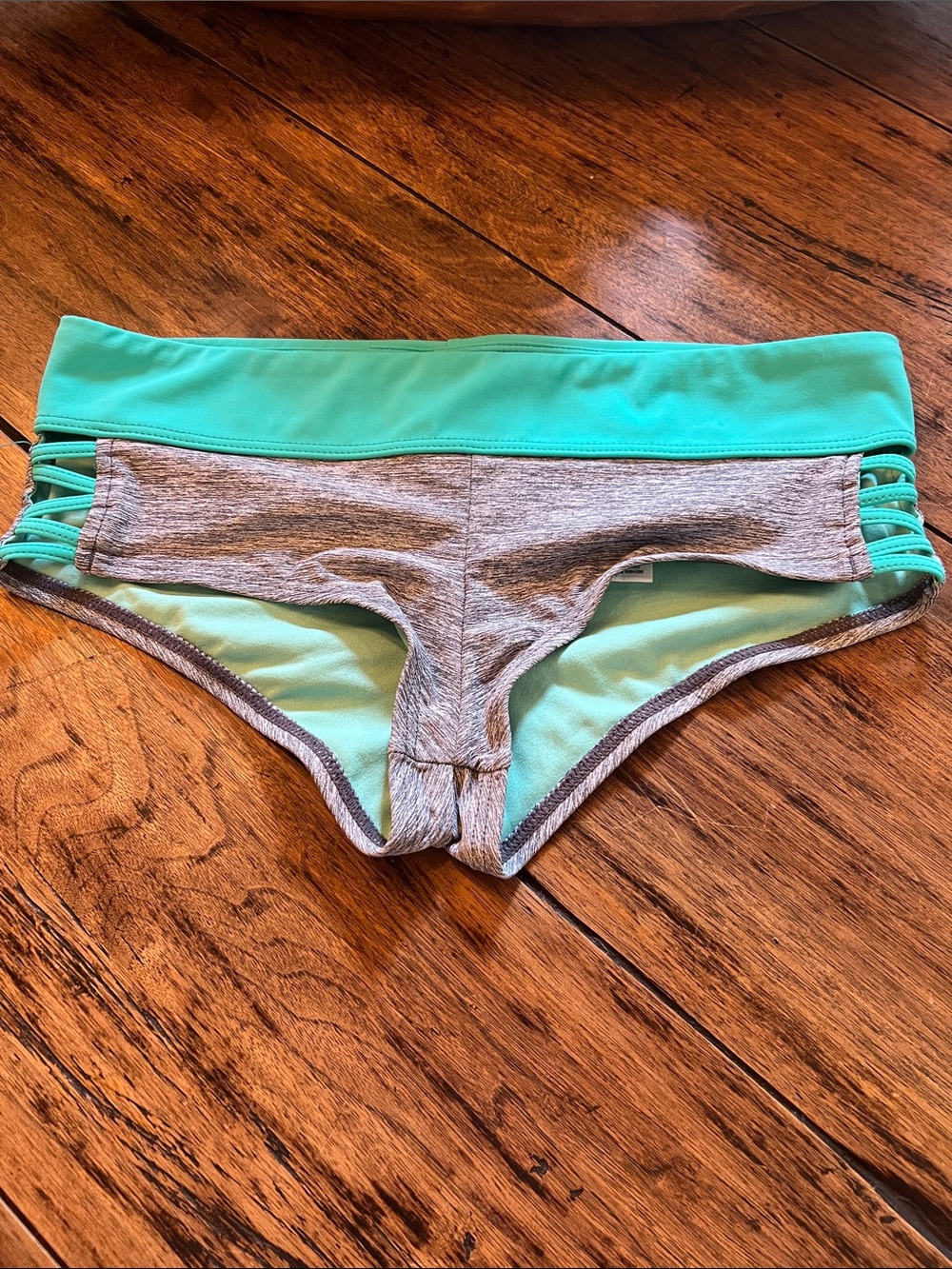 Athleta 2 Piece Swim Suit. Gray/Green. Size XS/Small - Picture 5 of 7